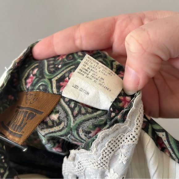 Vintage Floral Western Longsleeve w/ White Ruffles - Picture 4 of 7